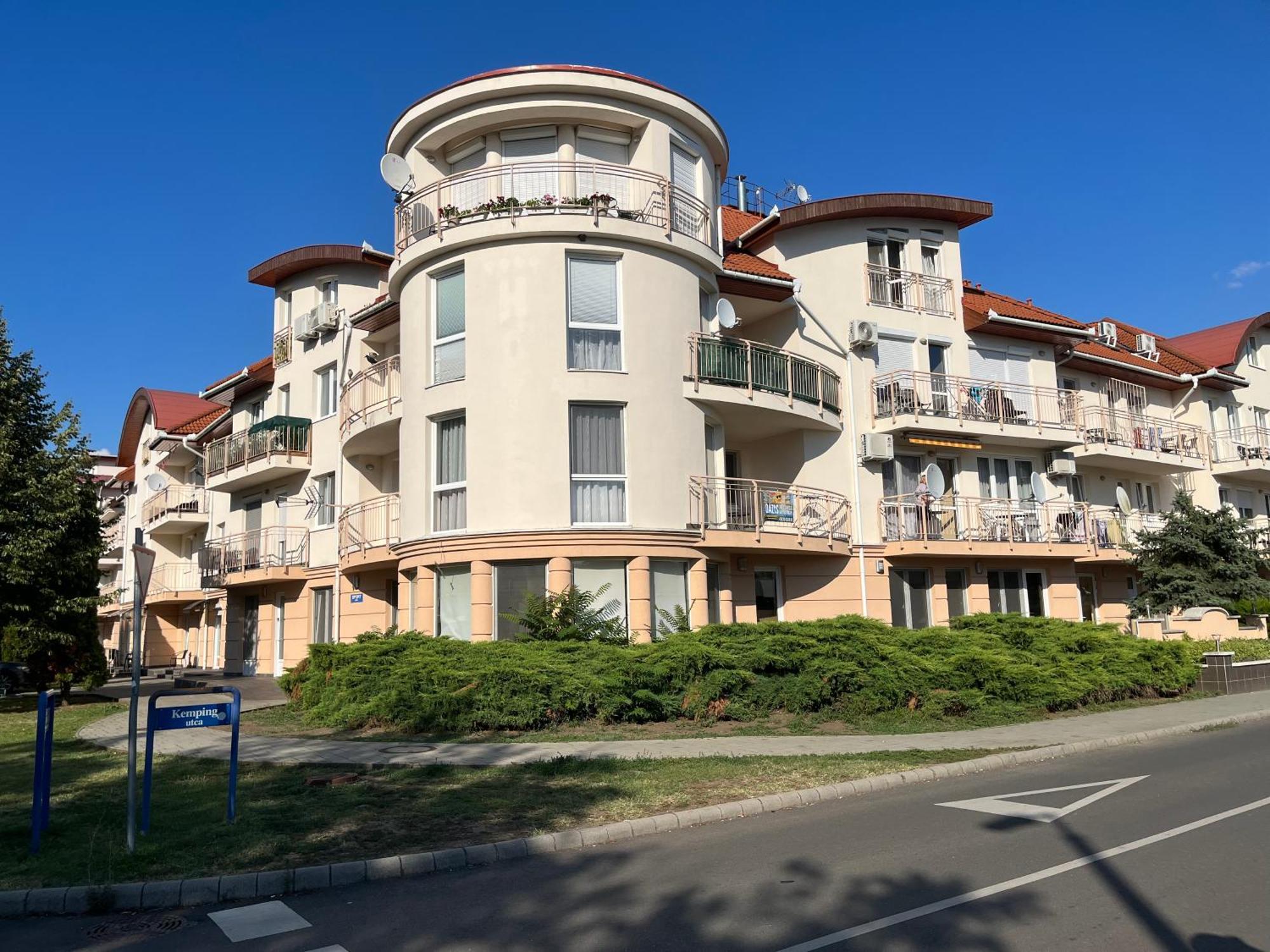 Brookforest Apartman Hajduszoboszlo Luaran gambar