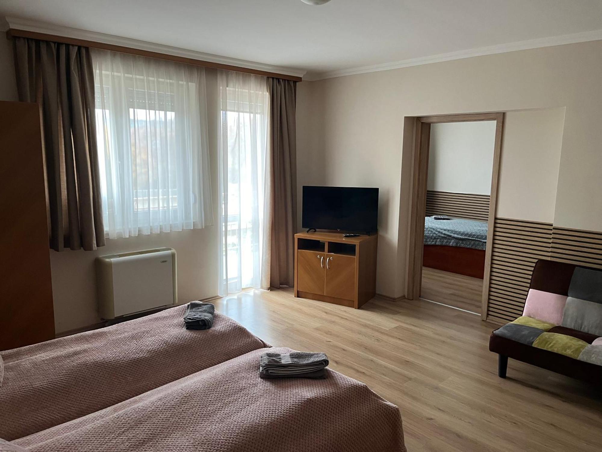 Brookforest Apartman Hajduszoboszlo Luaran gambar