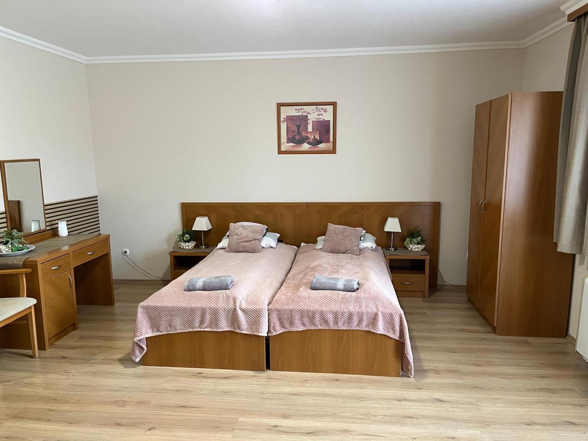 Brookforest Apartman Hajduszoboszlo Luaran gambar